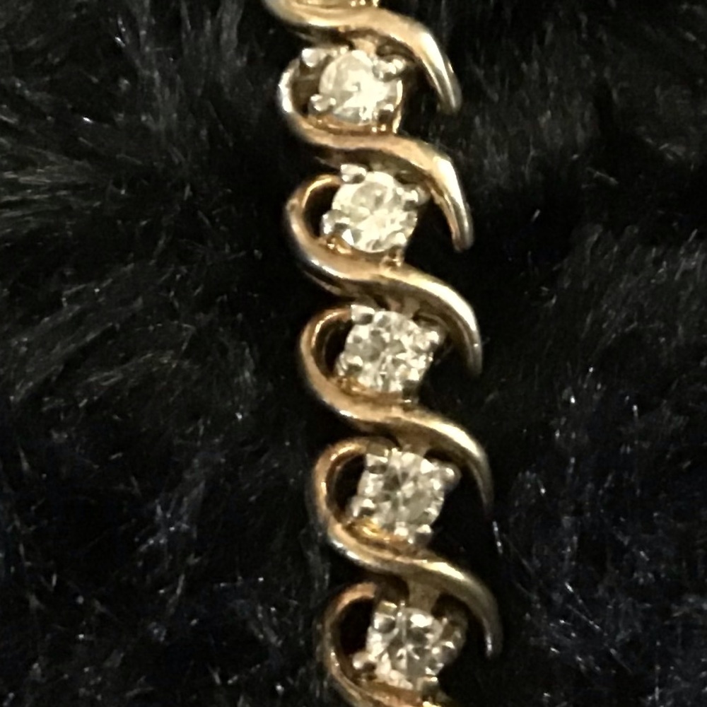 Tennis bracelet